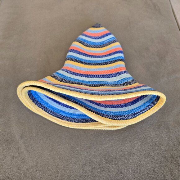 Club Monaco 100% cotton sun hat - Picture 7 of 8